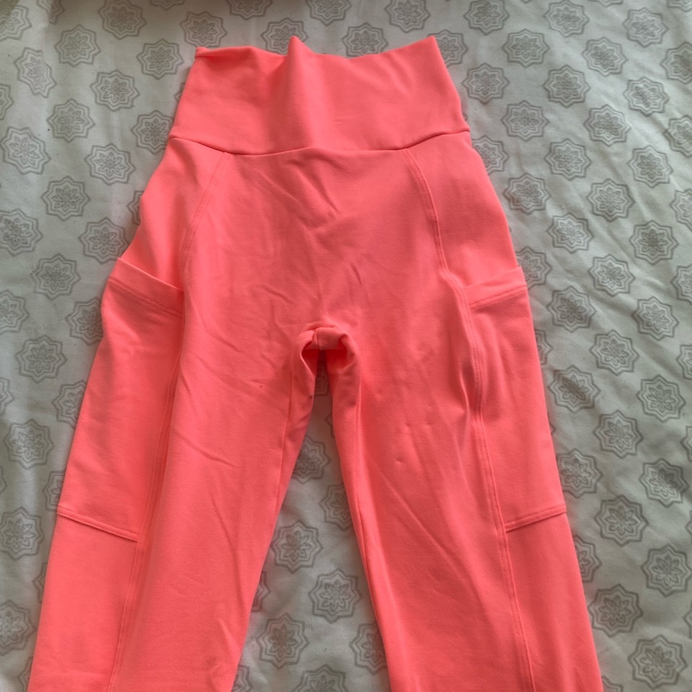 Bombshell Curves Leggings in Wild Peach